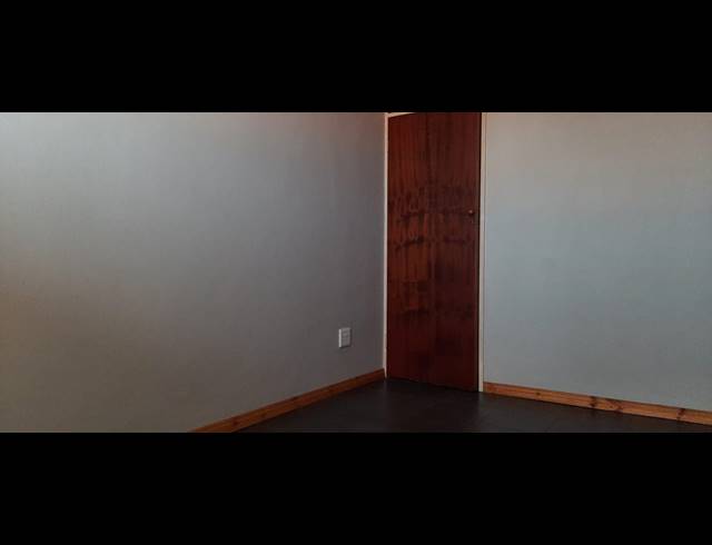 2 BEDROOM APARTMENT FOR SALE IN VANDERBIJLPARK CW